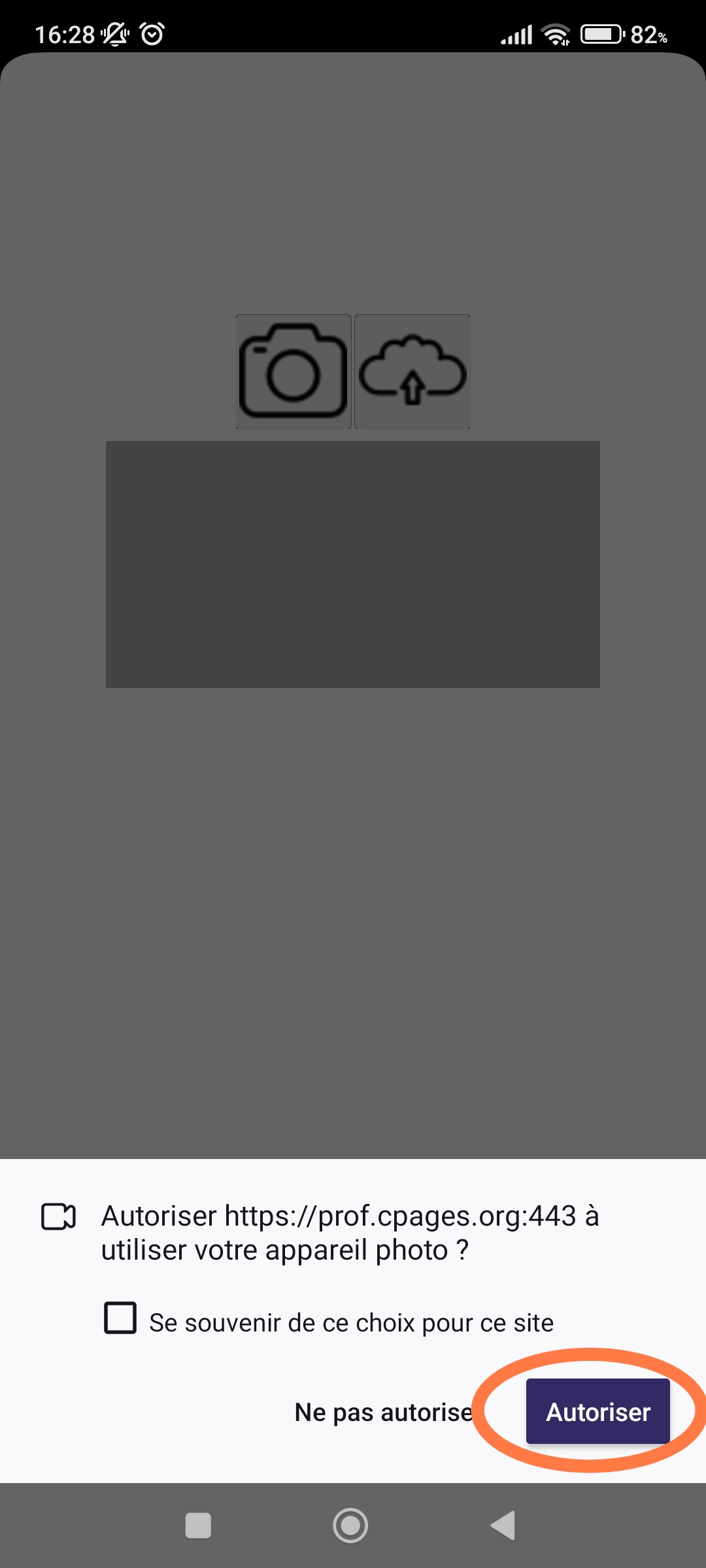 Capture d'écran de la demande d'autorisation pour accéder à l'appareil photo depuis un smartphone